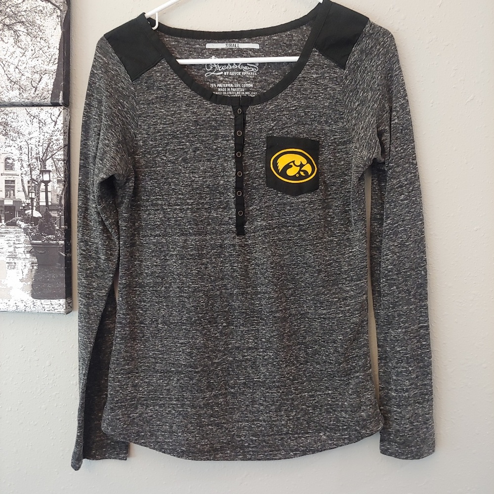 Iowa Hawkeyes Women's Top Small Pressbox Royce